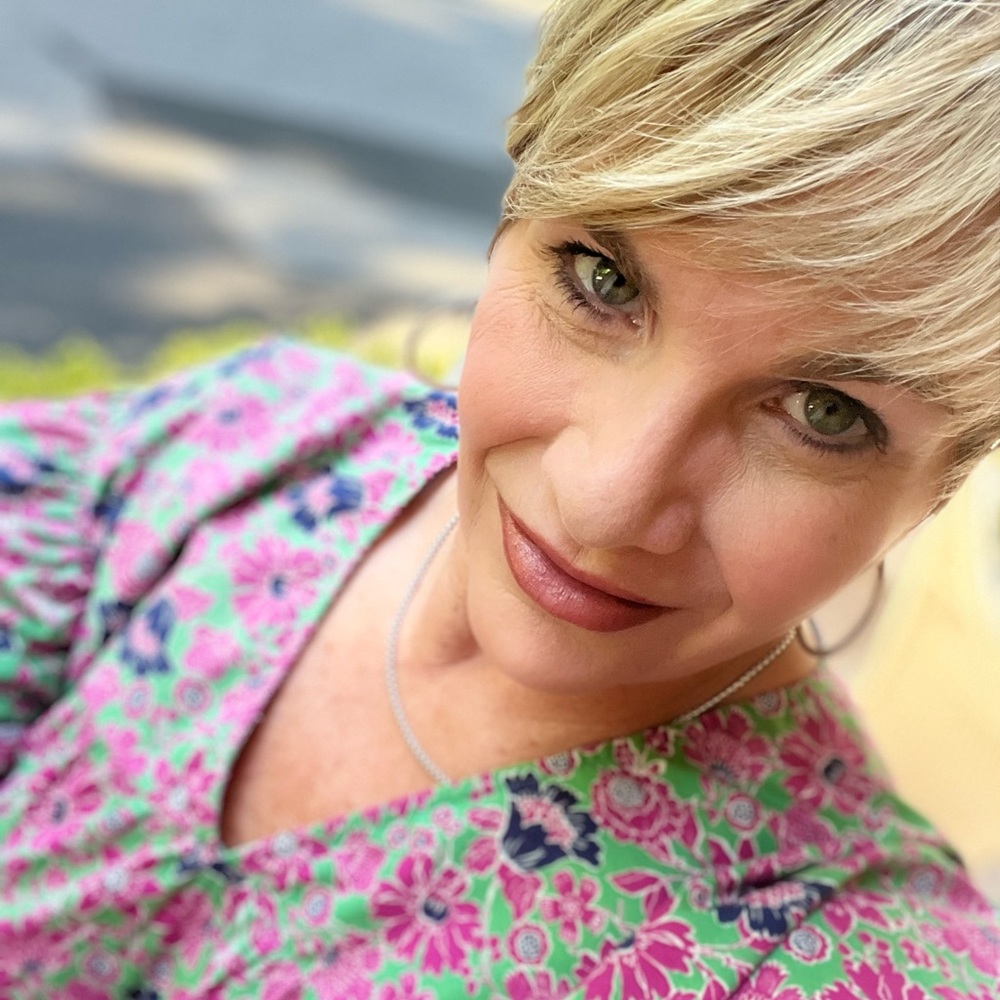 Meet your Posher, Carey